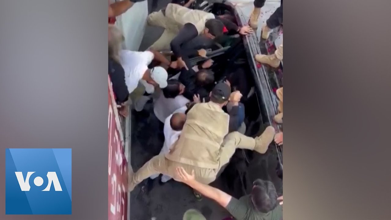 Former Pakistan PM Khan Gets into Car After Shooting | VOA News
