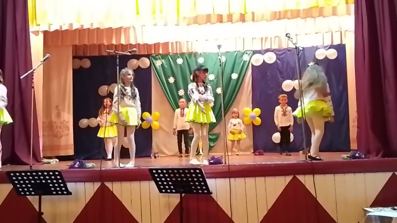 Дитячий танець до дня матері .