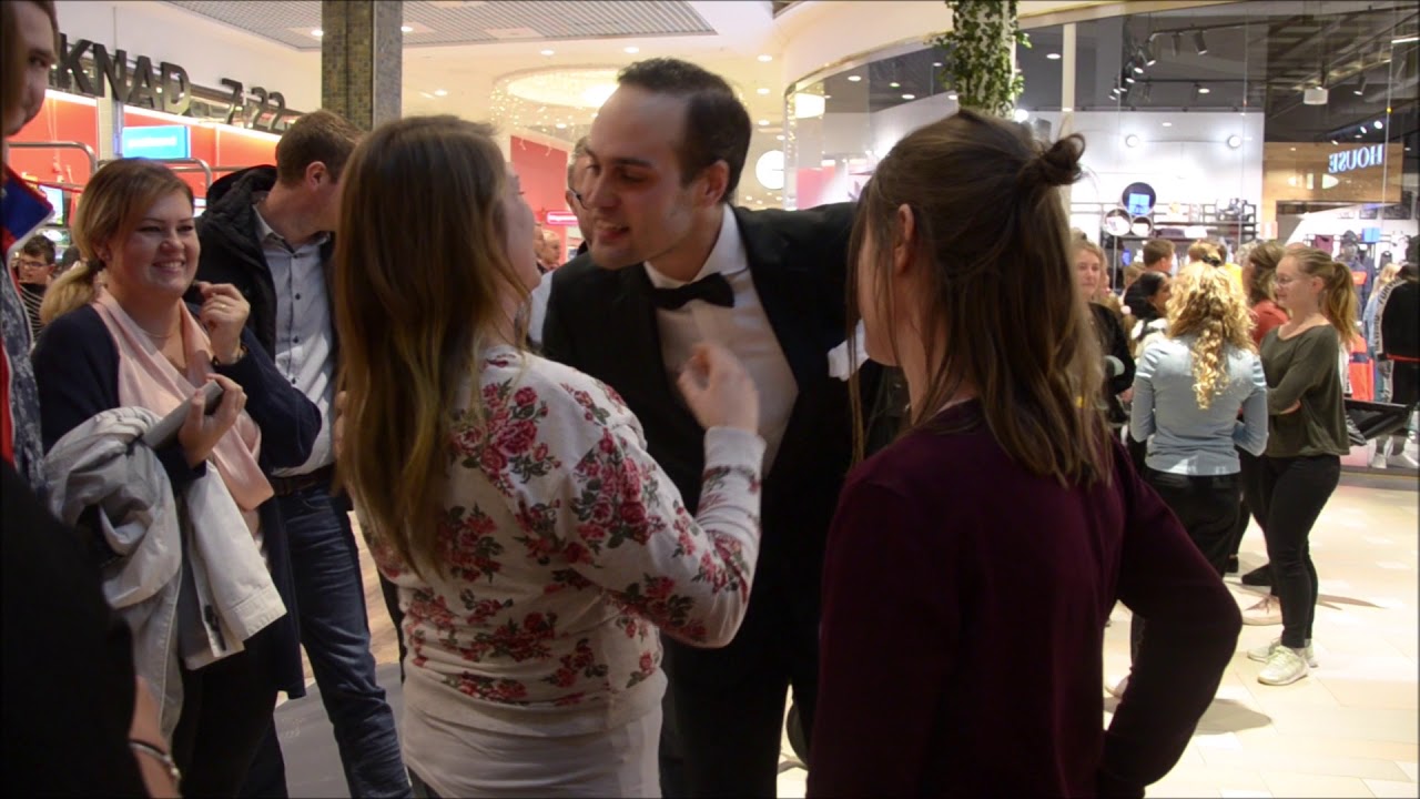 Flashmob frieri i Skövde