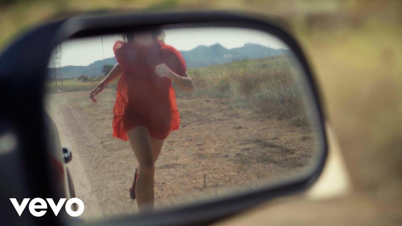 Carmesí - Día Triste (Video Oficial)