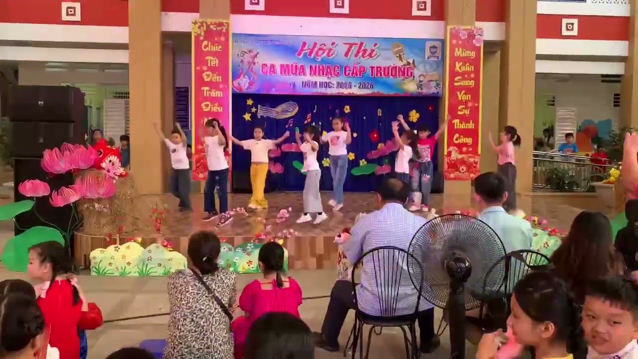 Nhảy ếch ngoài đáy giếng lớp 3C Trần Quang Khải