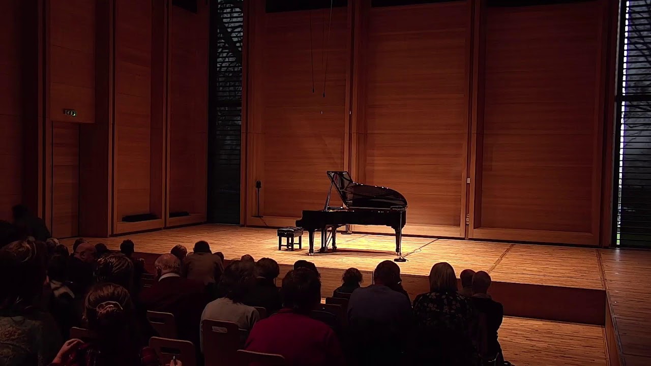 Laidlaw live: Roy Howat (piano)