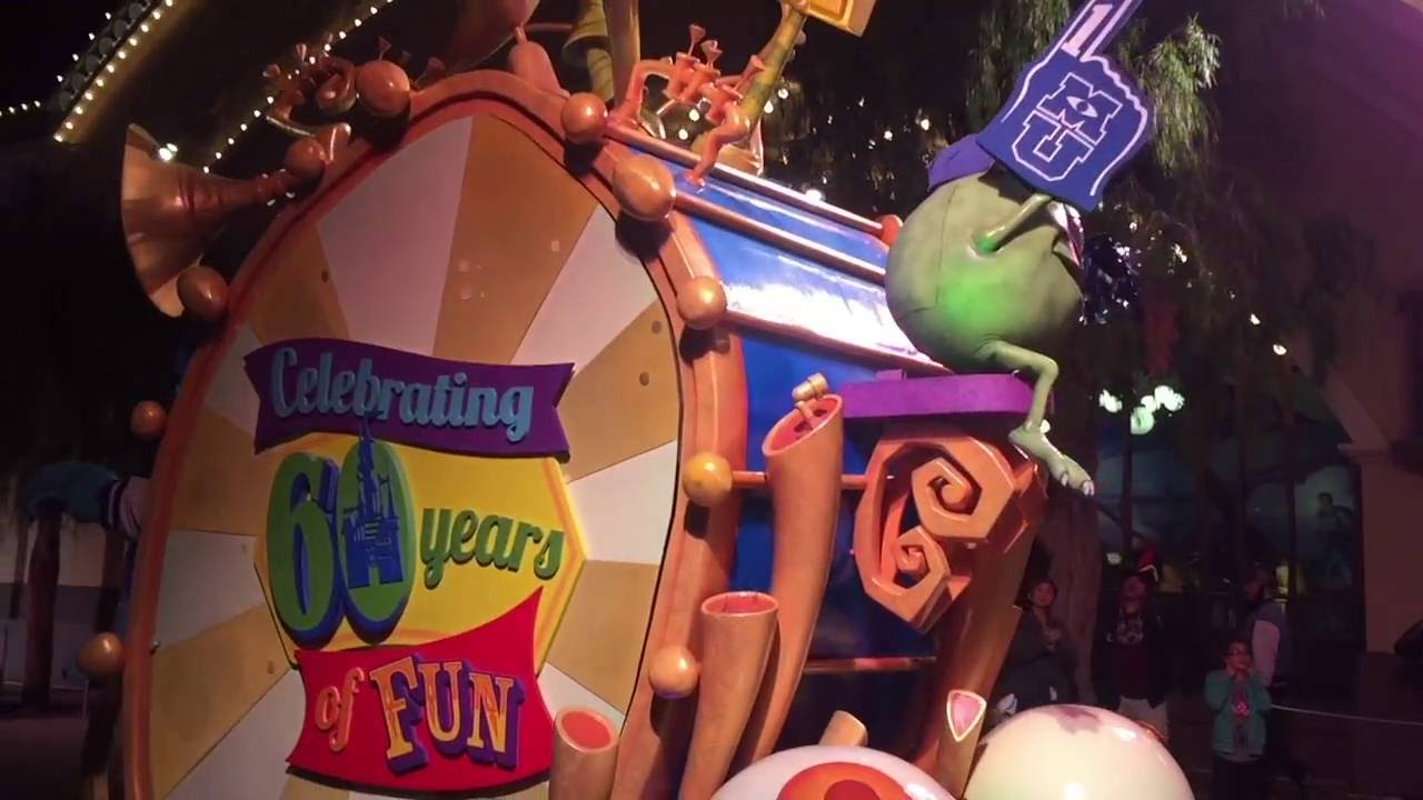 Pixar Play Parade Night at Disney California Adventure 2015 [FULL]
