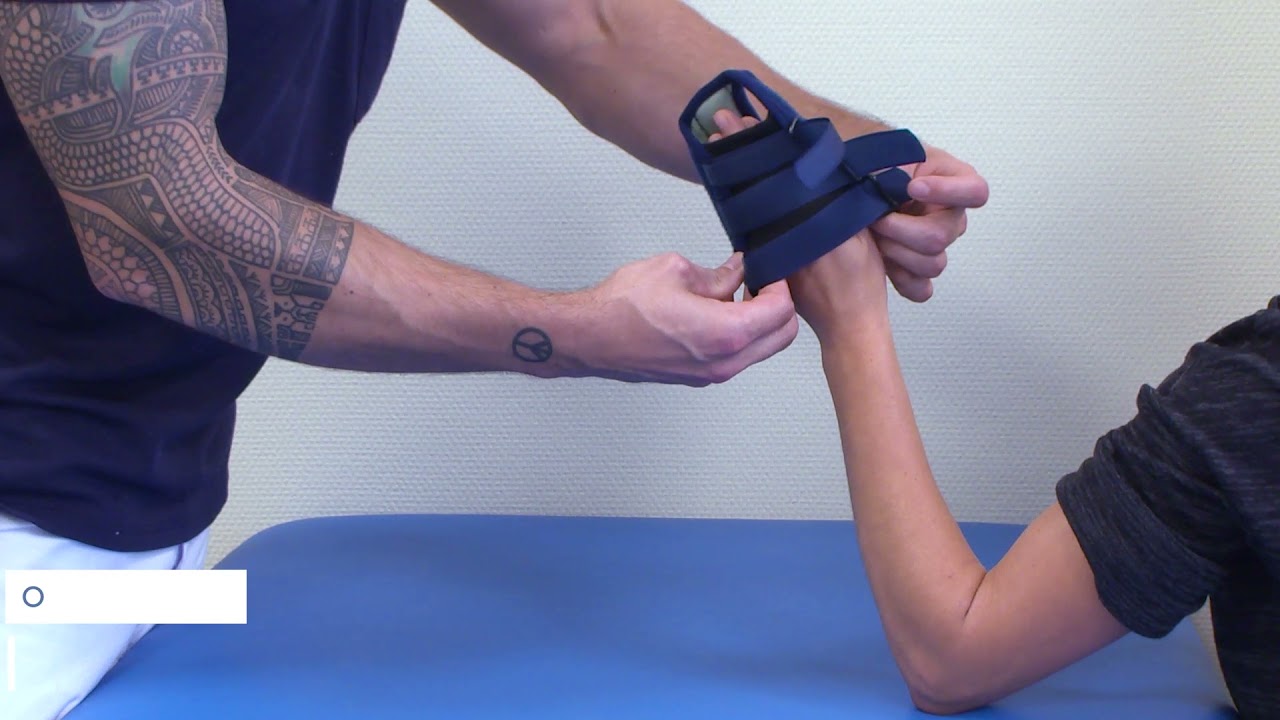 Aanleggen onder arm brace kinderen