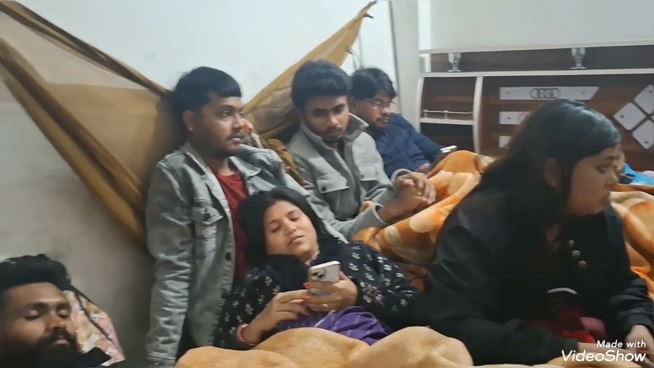 रात के time मस्ती करते हुए