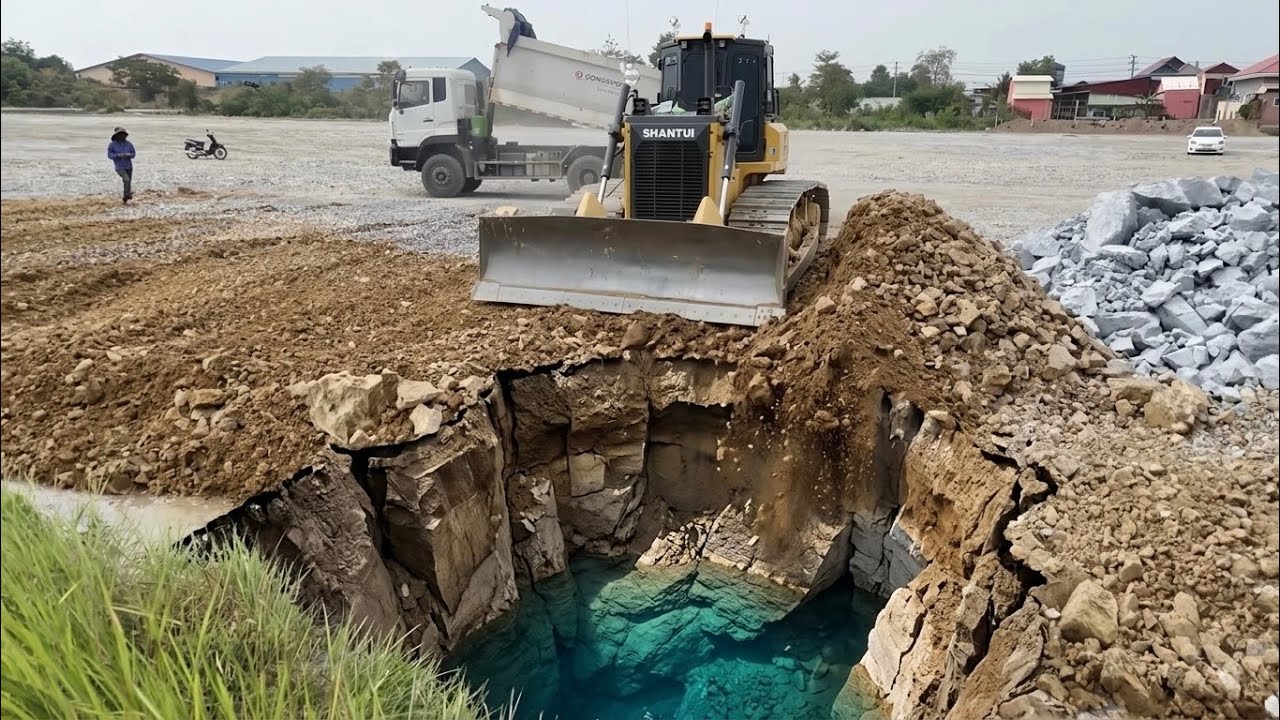 Amazing Activities! New Landfill Site! Using Skill Dozer Pushing Stone & Dump Truck 25.5Ton Unlocked