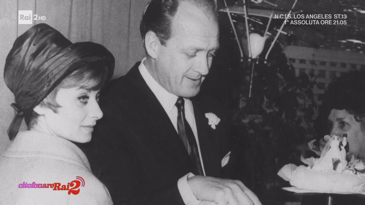 Antonella Elia ricorda Sandra e Raimondo - Citofonare Rai2 - 06/11/2022