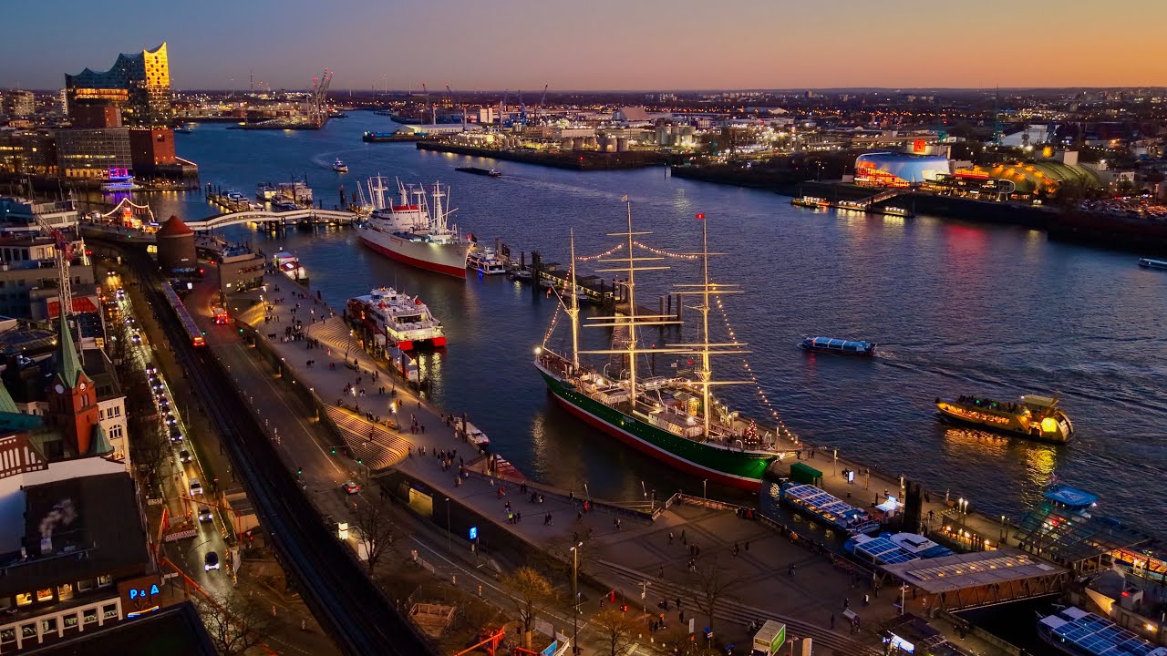 Blue Hour at Hamburg-Landungsbrücken feat. Michel Dom