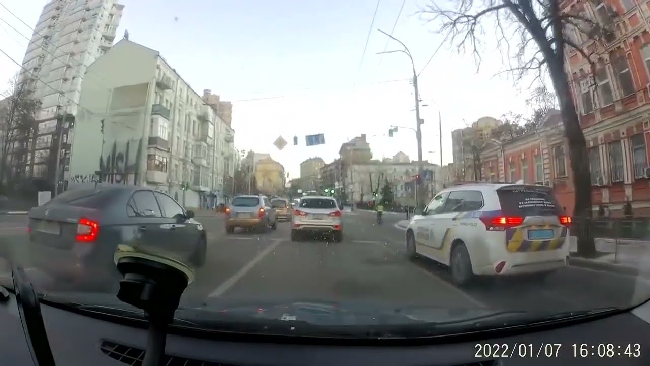 Ударил законом по самолюбию людей в форме...#avazor