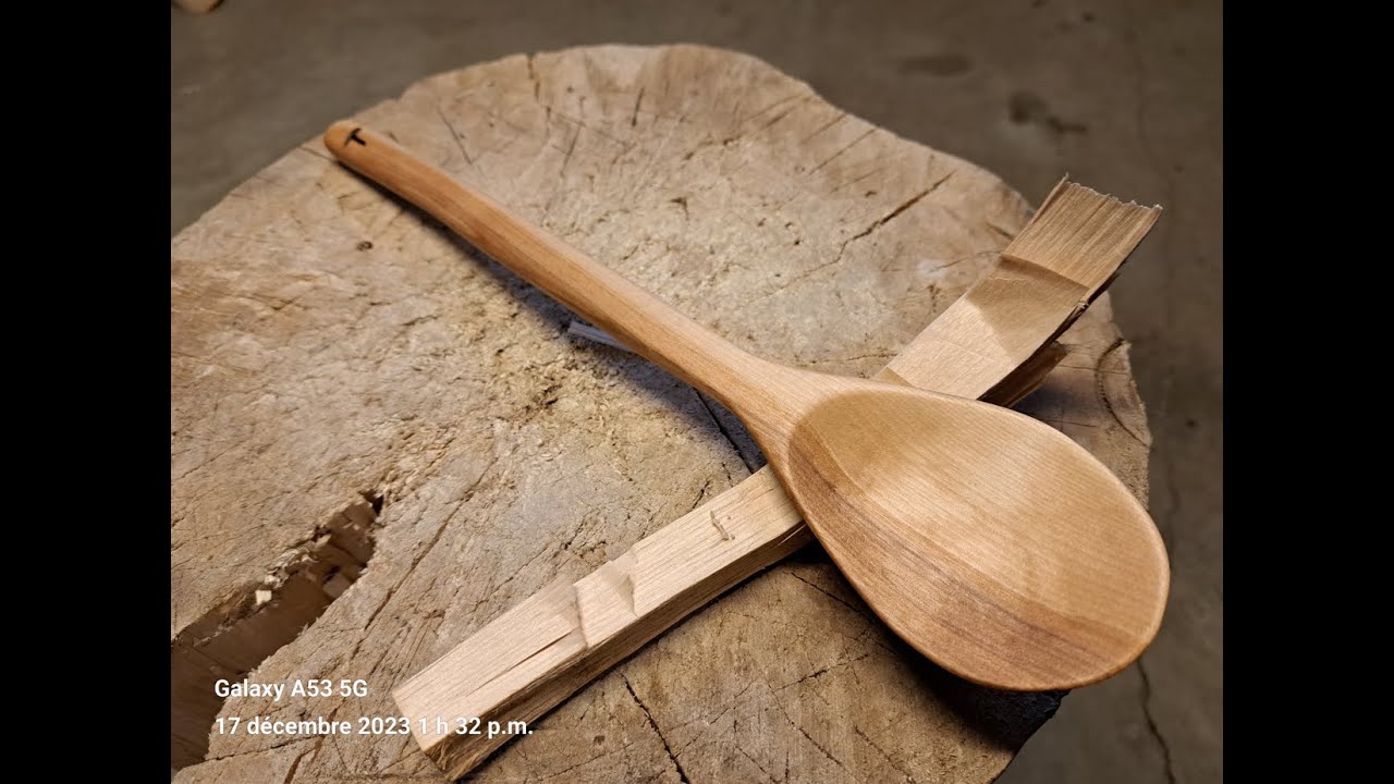 Fabrication d'une cuillére  à la main