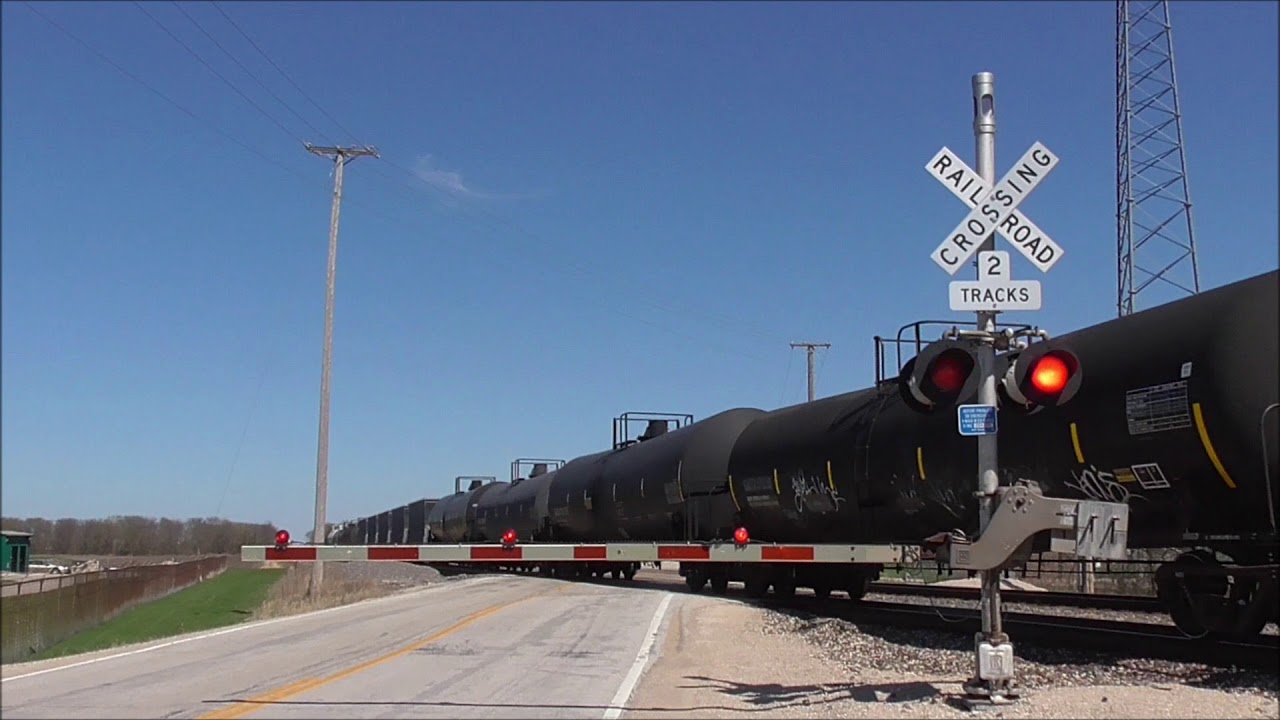 Grand Ridge Rd. Grade Crossing (Mazon, IL) 4/21/19