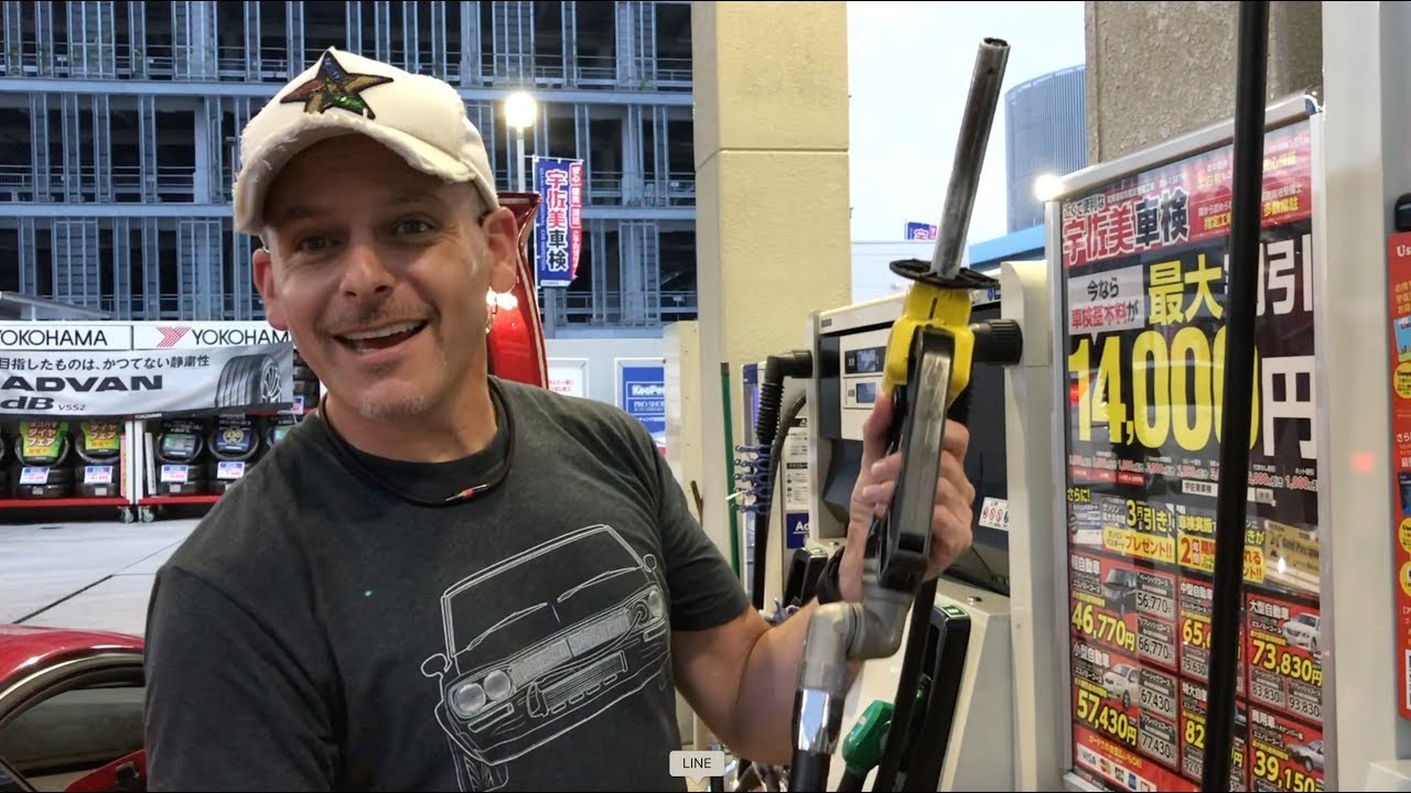 日本で初めてセルフでガソリンを入れてみた！アメリカとの違いは?! Japan's Technologically Advanced & Clean Self Service Gas Stations