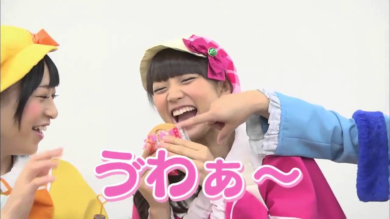 Mimorin Eating Peko-chan's Cheeks