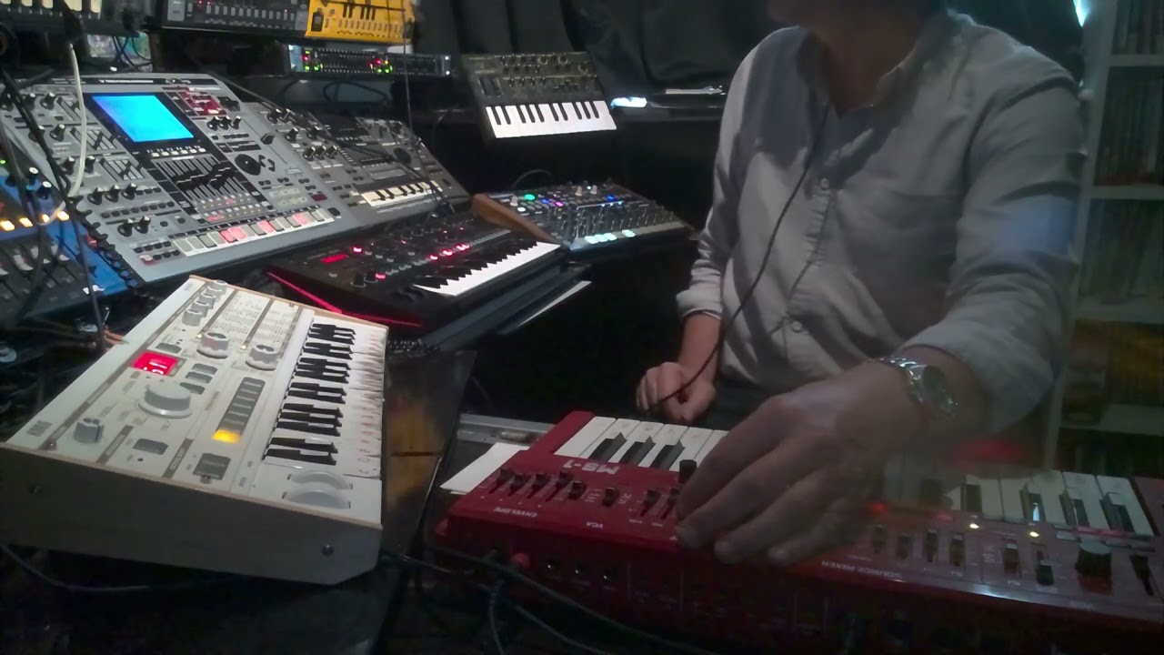 Minimal MS1 Techno Acid With An Oldschool Trance MC909 Saw Arpeggio