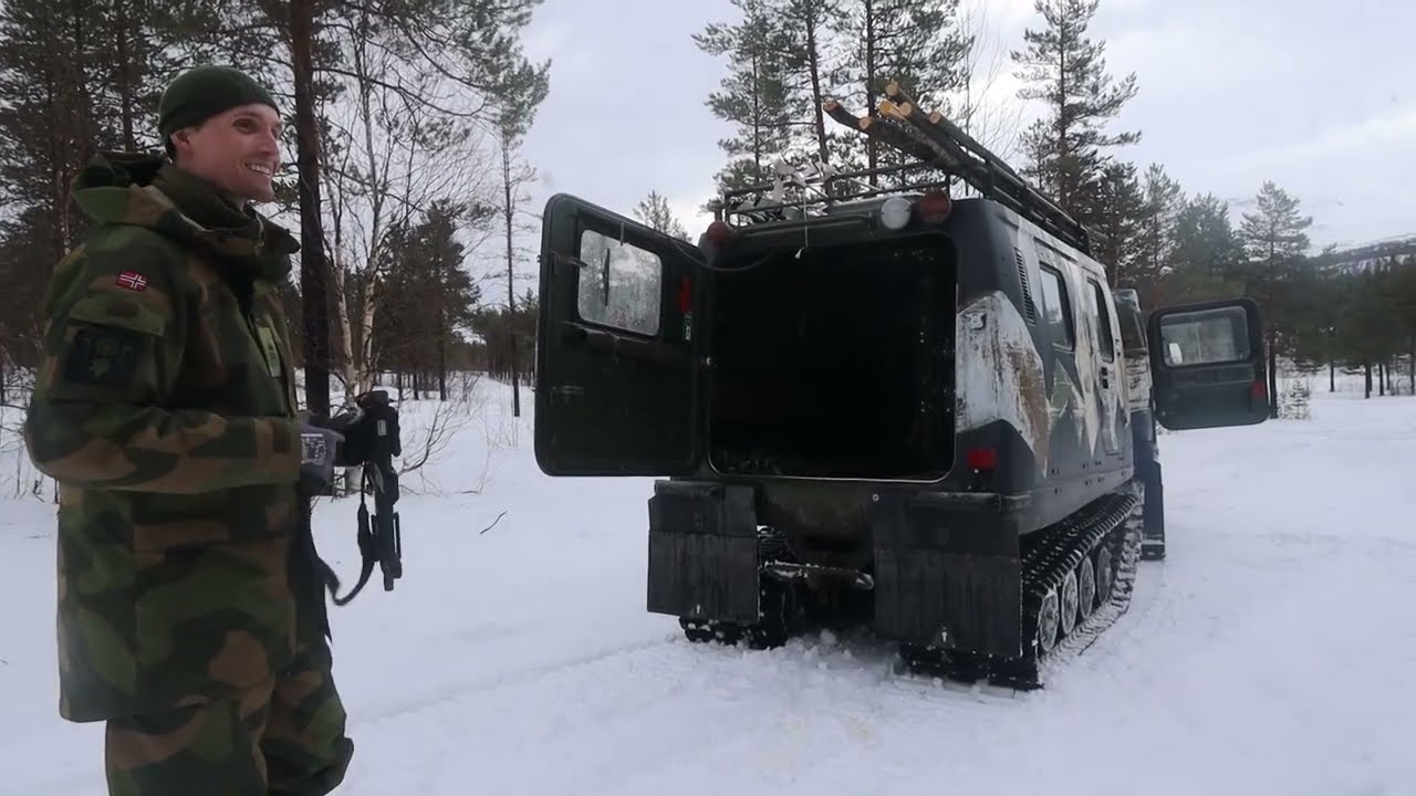 Морские пехотинцы оттачивают оперативные процедуры на борту судна «Бандвагн 206» в Норвегии.