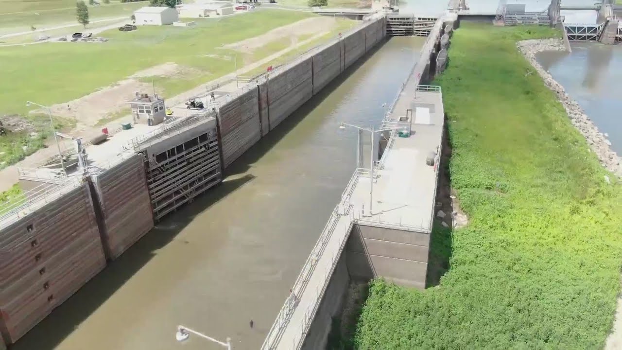 Silt build up closes Costello Lock on Kaskaskia River