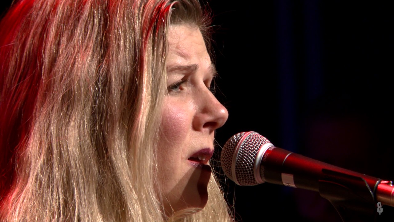 Dar Williams - Family (eTown webisode 