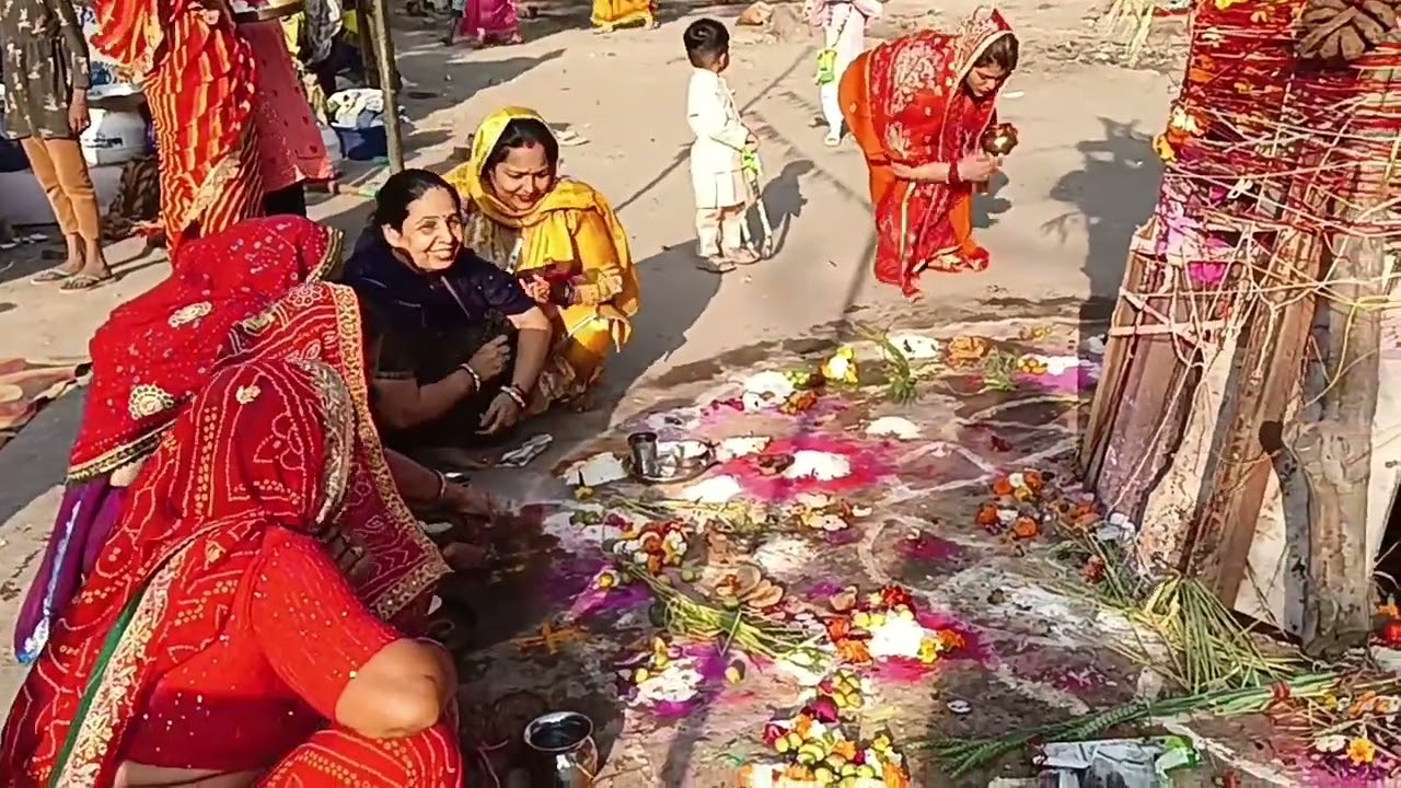 Tyohar uthaya or Holi poojan kiya 