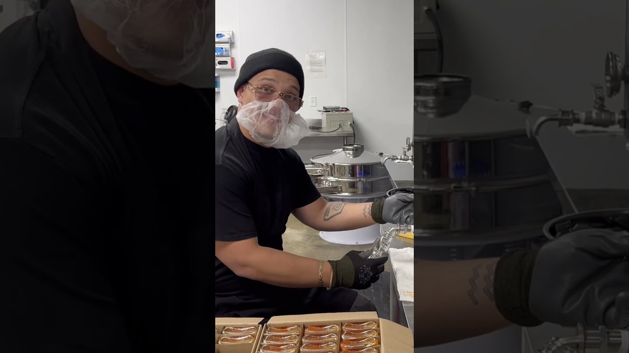 Step by Step how Spicy Cam&rsquo;s Hot Sauce is Made