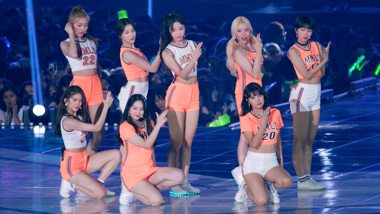 모모랜드 (MOMOLAND) BAAM (배앰)[4K 60P 직캠]@180802 락뮤직