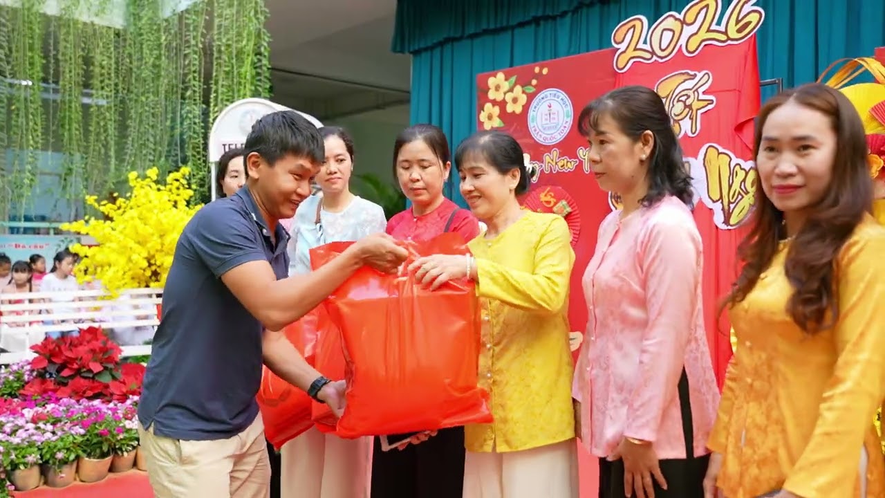 XUAN YEU THUONG-TET SUM VAY-TranQuocToan2026