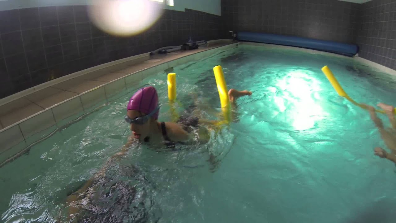 Niki and Andrea swim freestyle!!!!