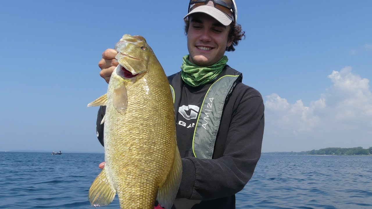Small Boat - BIG Lake Erie Bass ft. Victor Papaiz