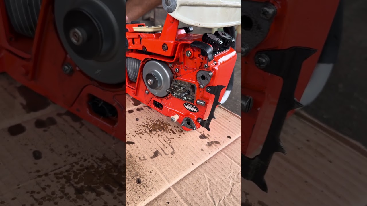 the chain oil of the chainsaw looks like a waterfall.