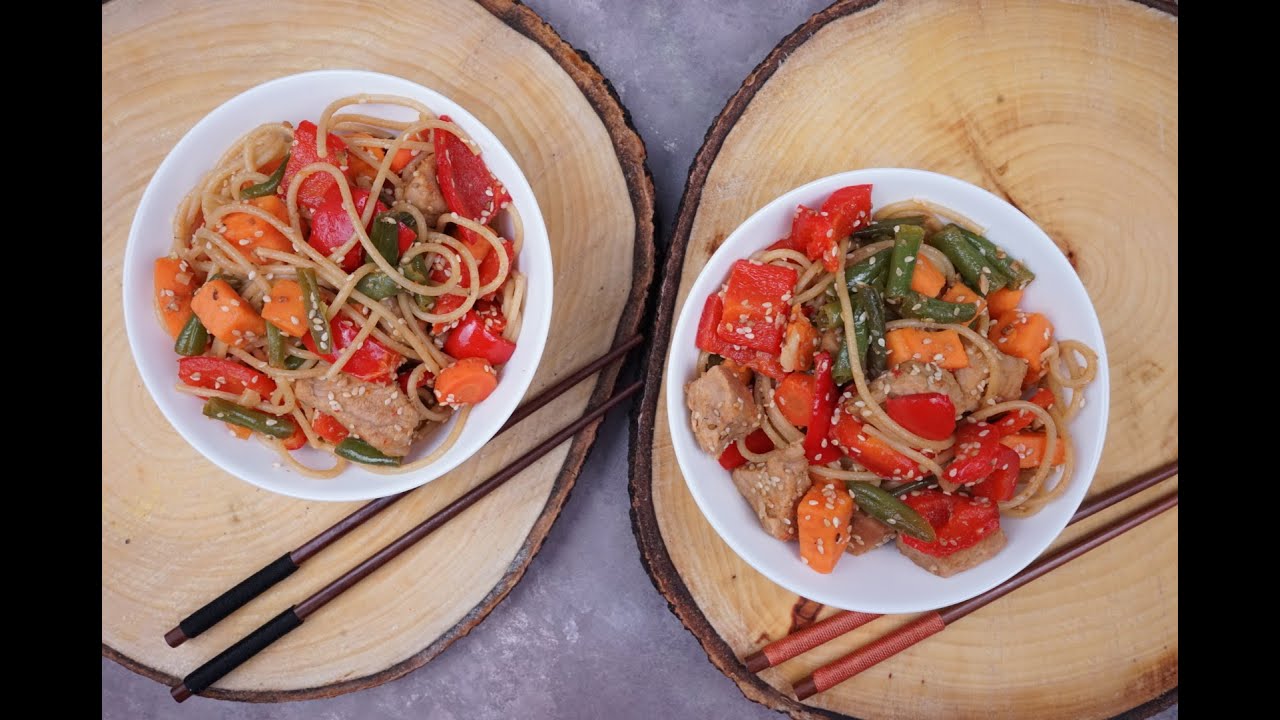 30 Minutes Stir Fry Pork Noodles &bull; Tasty Crafts