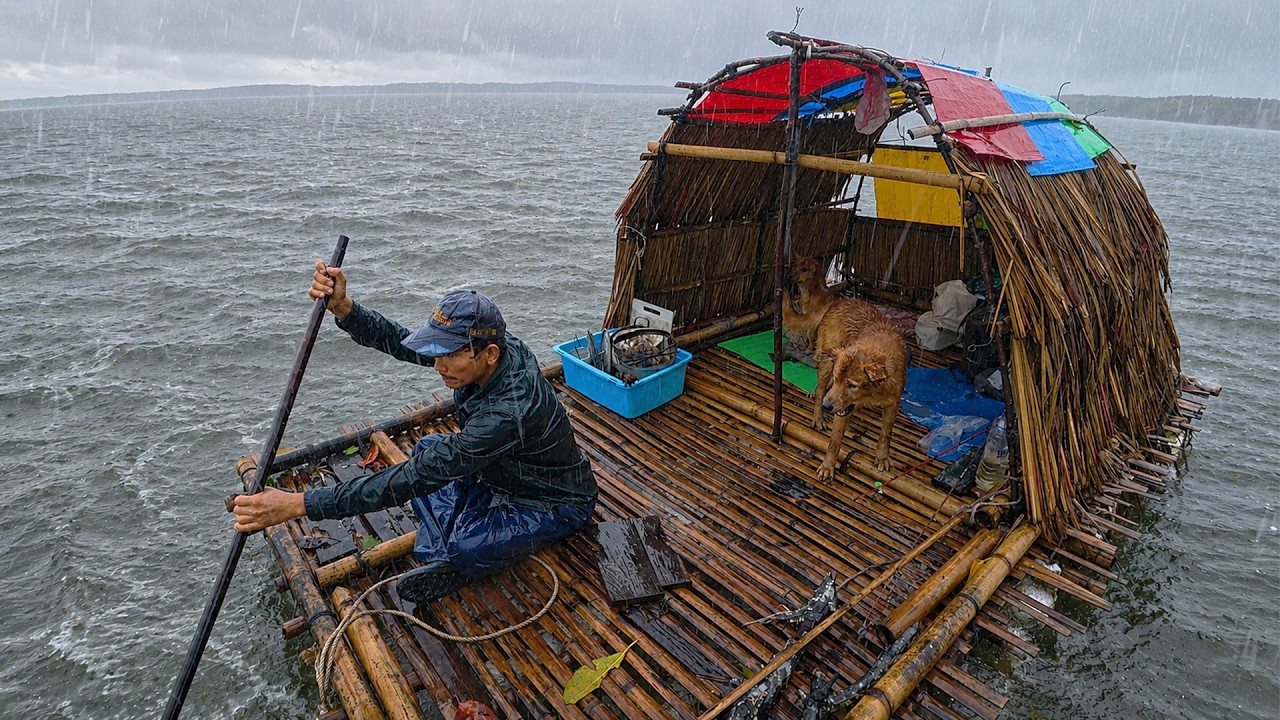 CRAZY HEAVY RAIN & WAVES HIT MY BAMBOO RAFT | SOLO SURVIVAL CHALLENGE WITH MY LOYAL DOG EP2!
