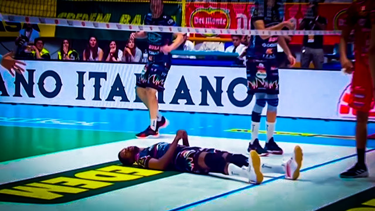 Wilfredo Le&oacute;n Suffered a Dangerous Injury at the Italian Cup | He Lost Consciousness |