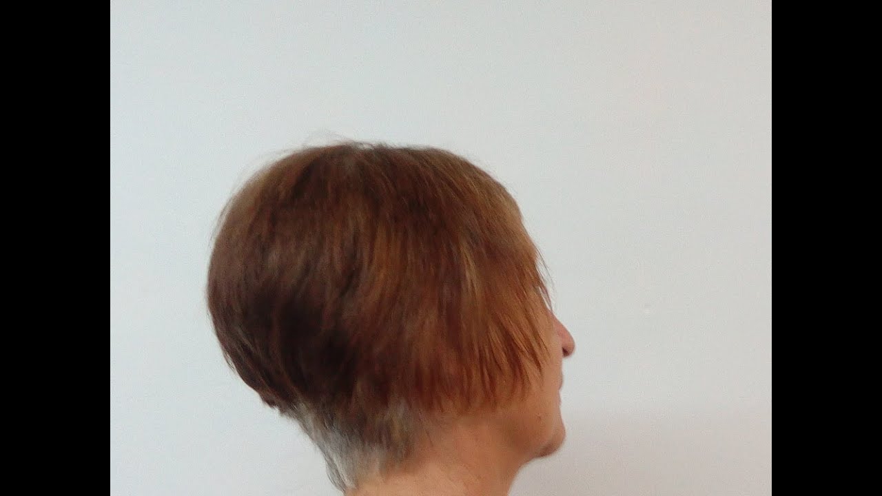 Стрижка - боб. Треугольная форма.Haircut - bob. Triangular shape.