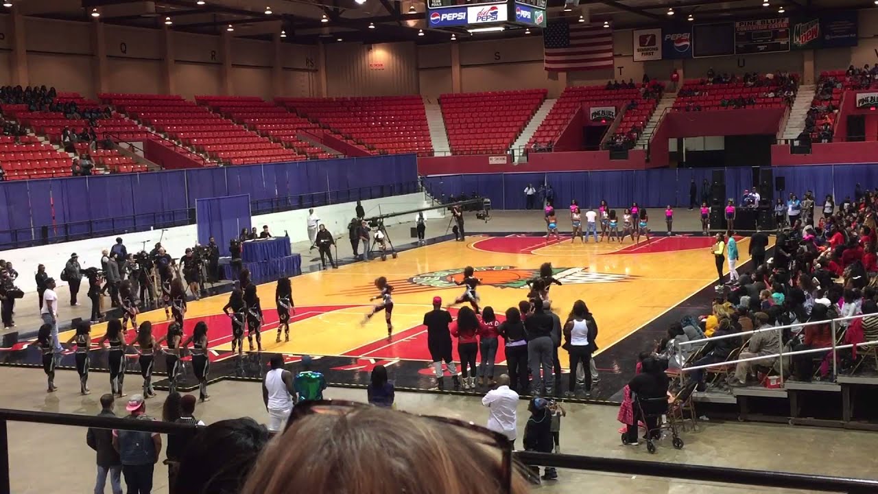 Dancing dolls- Pine Bluff, AR