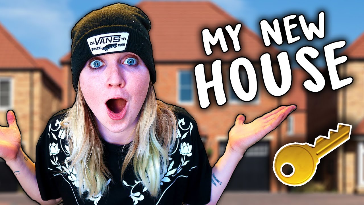 MOVING INTO MY NEW HOUSE!