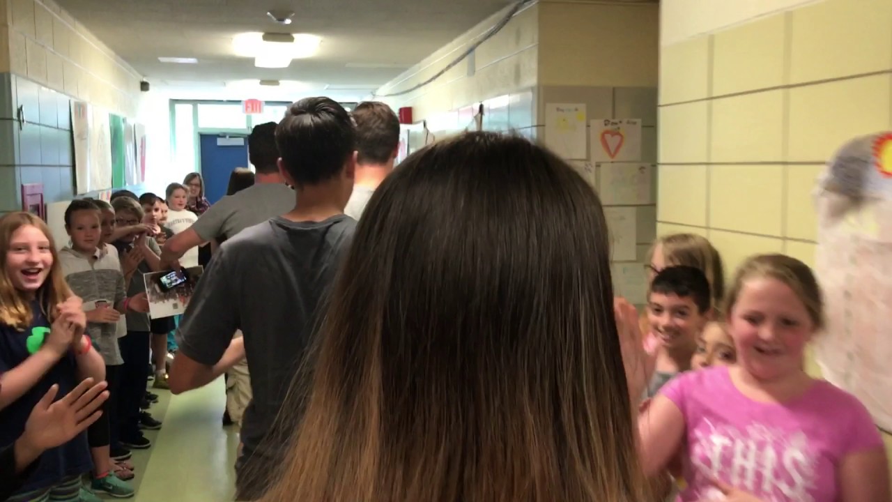 Dutile School Senior Walkthrough Clap Parade