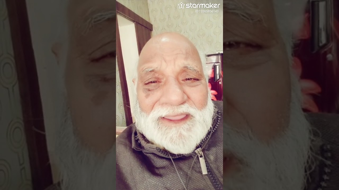 कसमें वादे प्यार वफ़ा सब ,बातें हैं बातों का क्या,कोई किसी का नहीं,ये झूठे नाते हैं नातों का क्या।