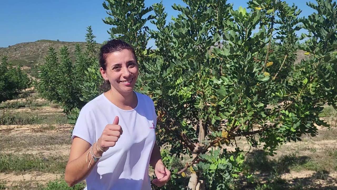 IN GIRO TRA CARRUBETI INNOVATIVI CON ROSA HERNANDORENA