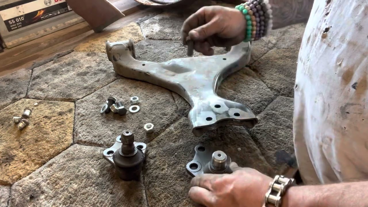 How to change a bottom ball joint or bottom arm on a Mercedes Vito