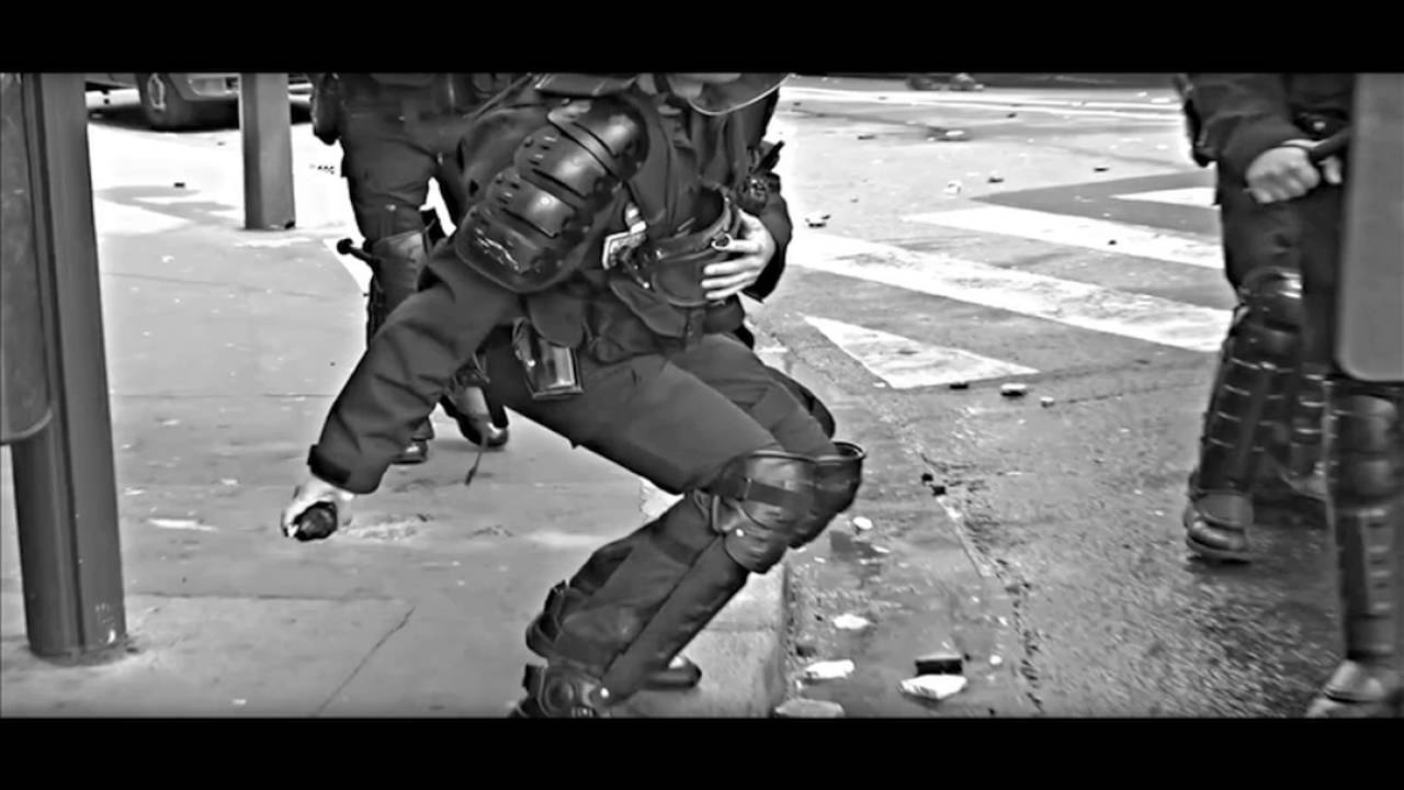De l'utilisation des grenades de d&eacute;sencerclement.