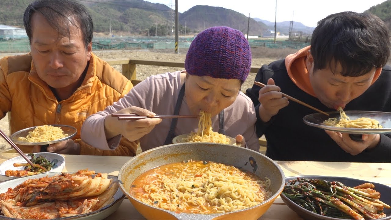 밥까지 말아 후루룩~ [[신라면 블랙(Shin ramyun black, instant noodles)]] 요리&먹방!! - Mukbang eating show