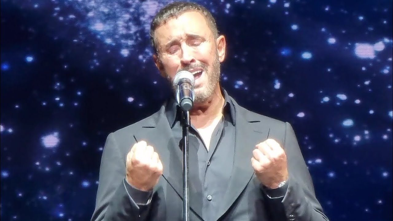 كاظم الساهر اغنية [ انا و ليلى ] حفل كوكا كولا أرينا دبي 2022