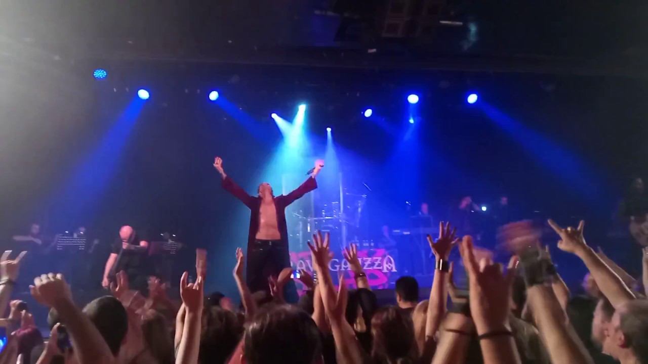 Stravaganzza - Grande - Directo en La Riviera (Madrid) - 23/09/2017