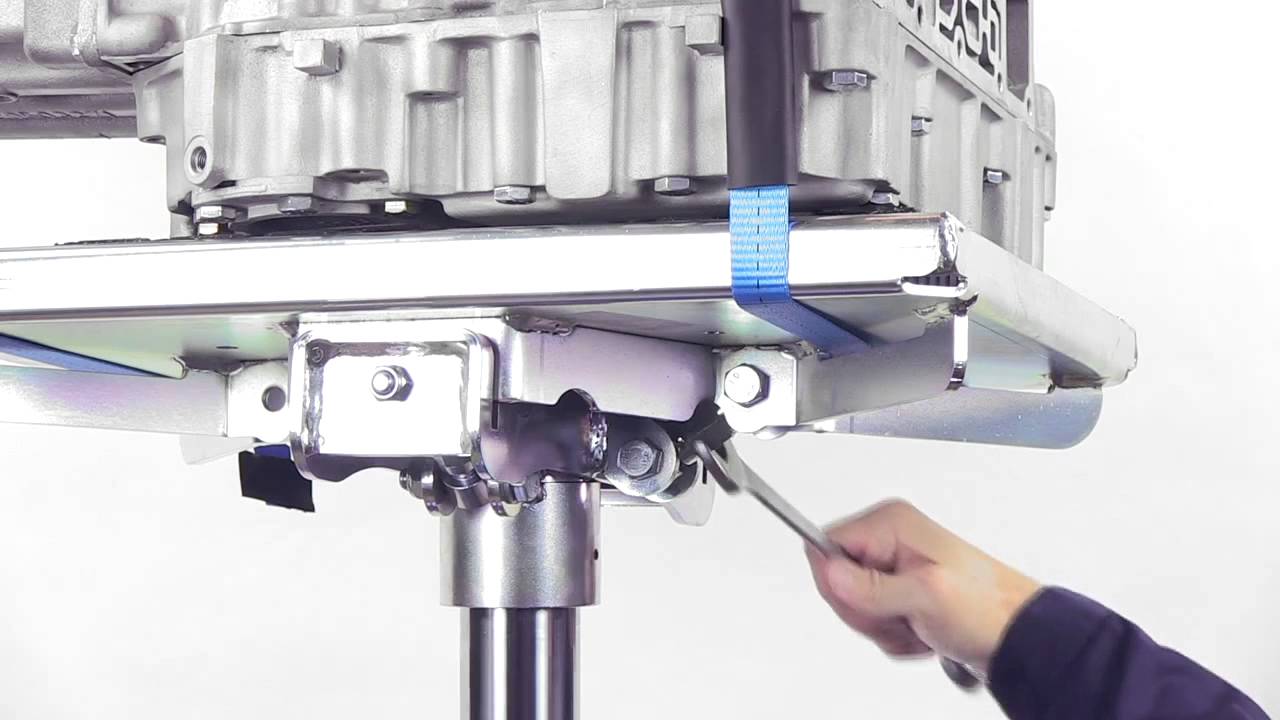 Air Hydraulic Floor Pit Jack Running in Pit Rails | Levanta