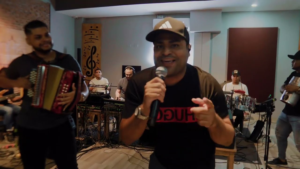 José Iván Marín y Edwin Medina / que haces por aquí? ( LIVE)