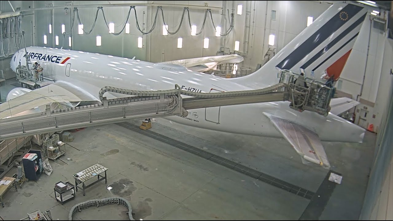 Le premier Airbus A220 d'Air France vient de sortir des ateliers de peinture