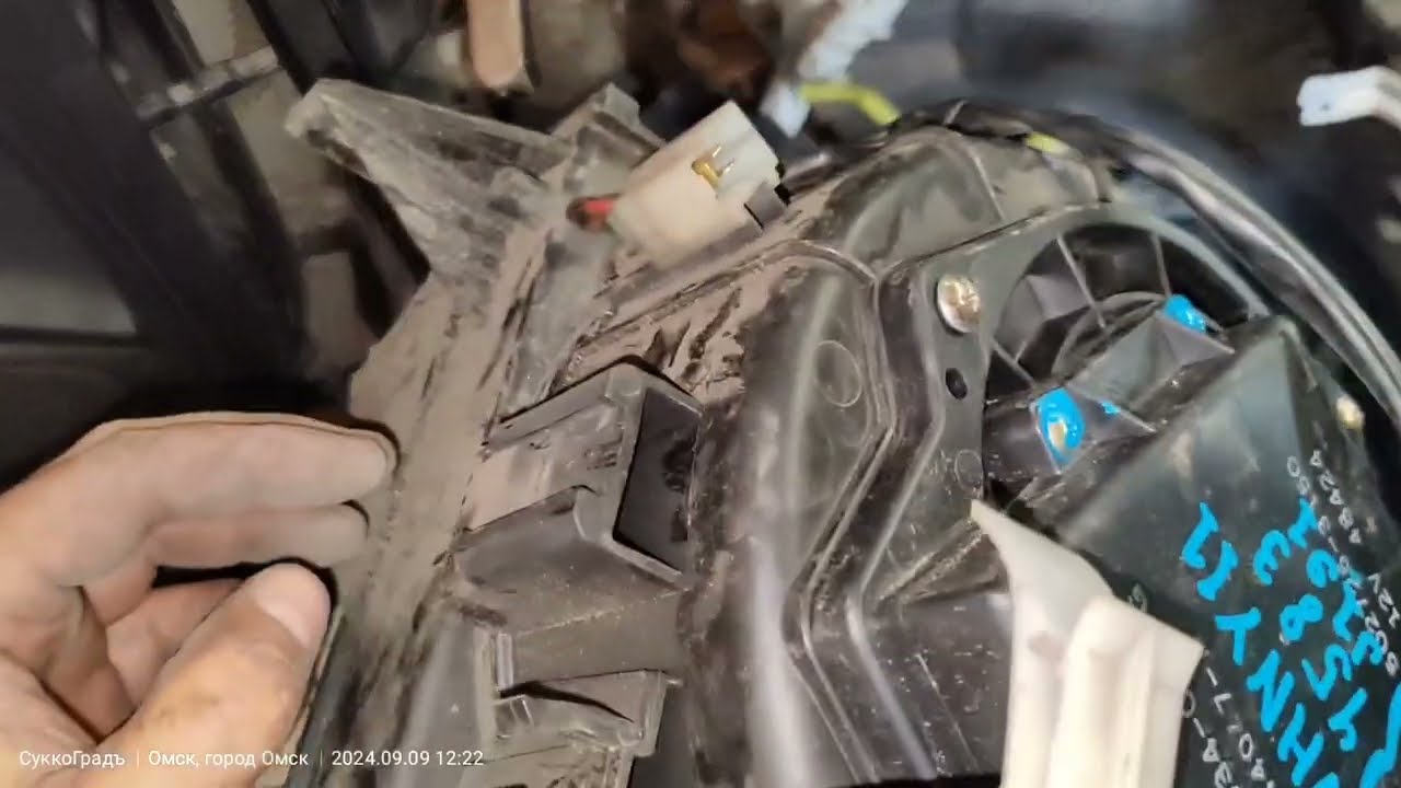 Замена радиатора отопителя салона Nissan Wingroad y11 без отключения испарителя кондиционера