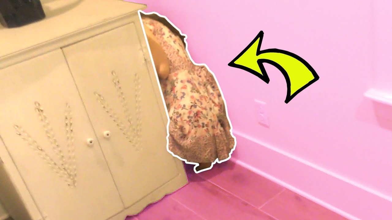HIDE AND SEEK IN A MANSION!!!