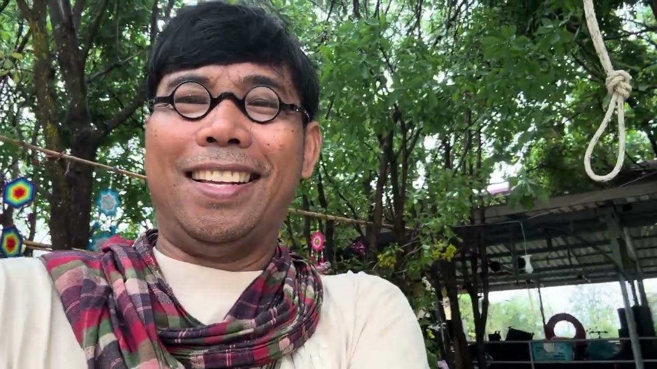 เดินตากฝนวนไปวนมา กำลังคิดหาวิธี