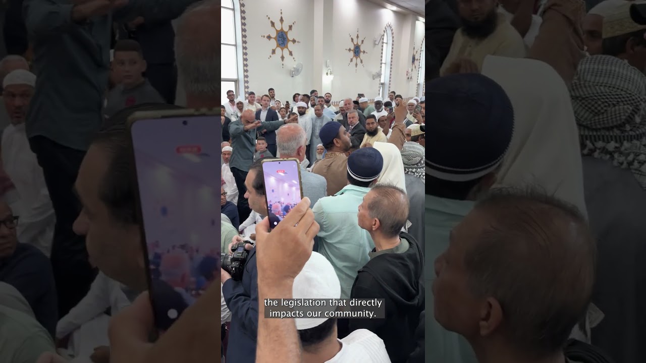Протестующие освистали премьер-министра Энтони Албанезе в мечети Лакемба.