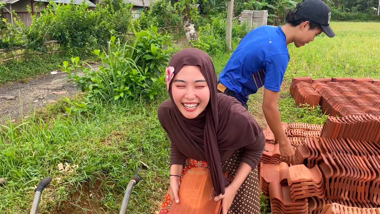 BIKIN NGAKAK🤣‼️MELIHAT KELUCUAN NENG AMEL PERAWAN DESA CANTIK SAAT MAIN DI SAWAH